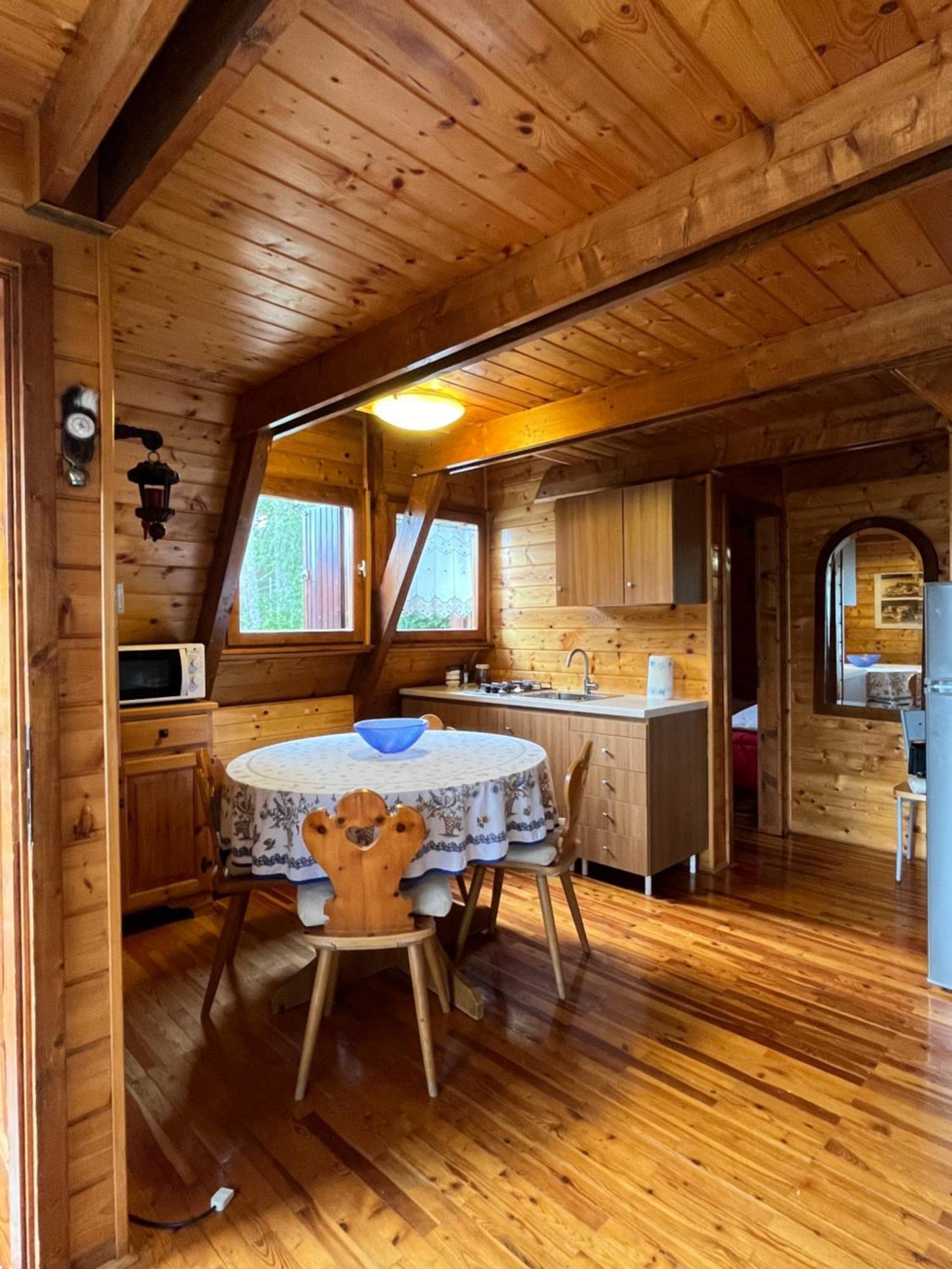 Chalet Natura La Taverna Dei 3 Porcellini Cavaliere  Luaran gambar