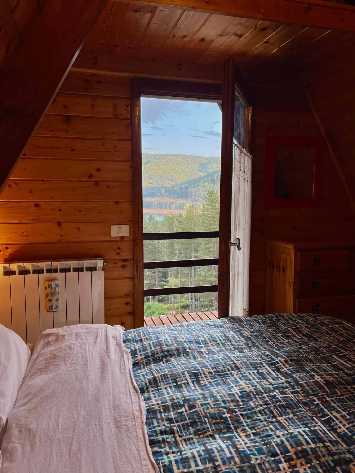 Chalet Natura La Taverna Dei 3 Porcellini Cavaliere  Luaran gambar