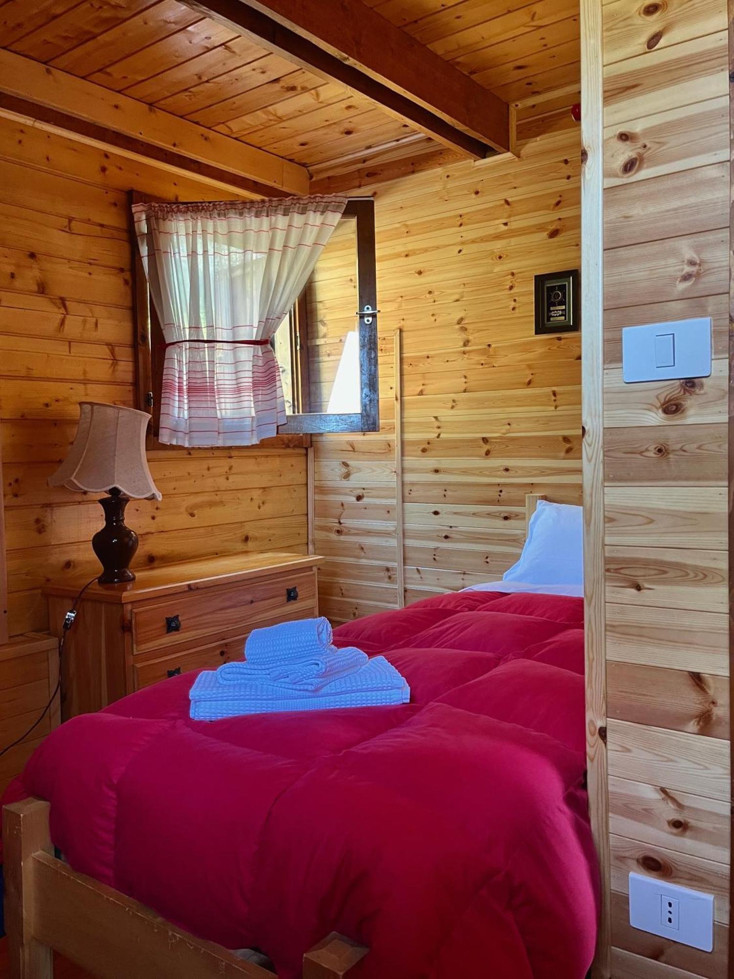 Chalet Natura La Taverna Dei 3 Porcellini Cavaliere  Luaran gambar