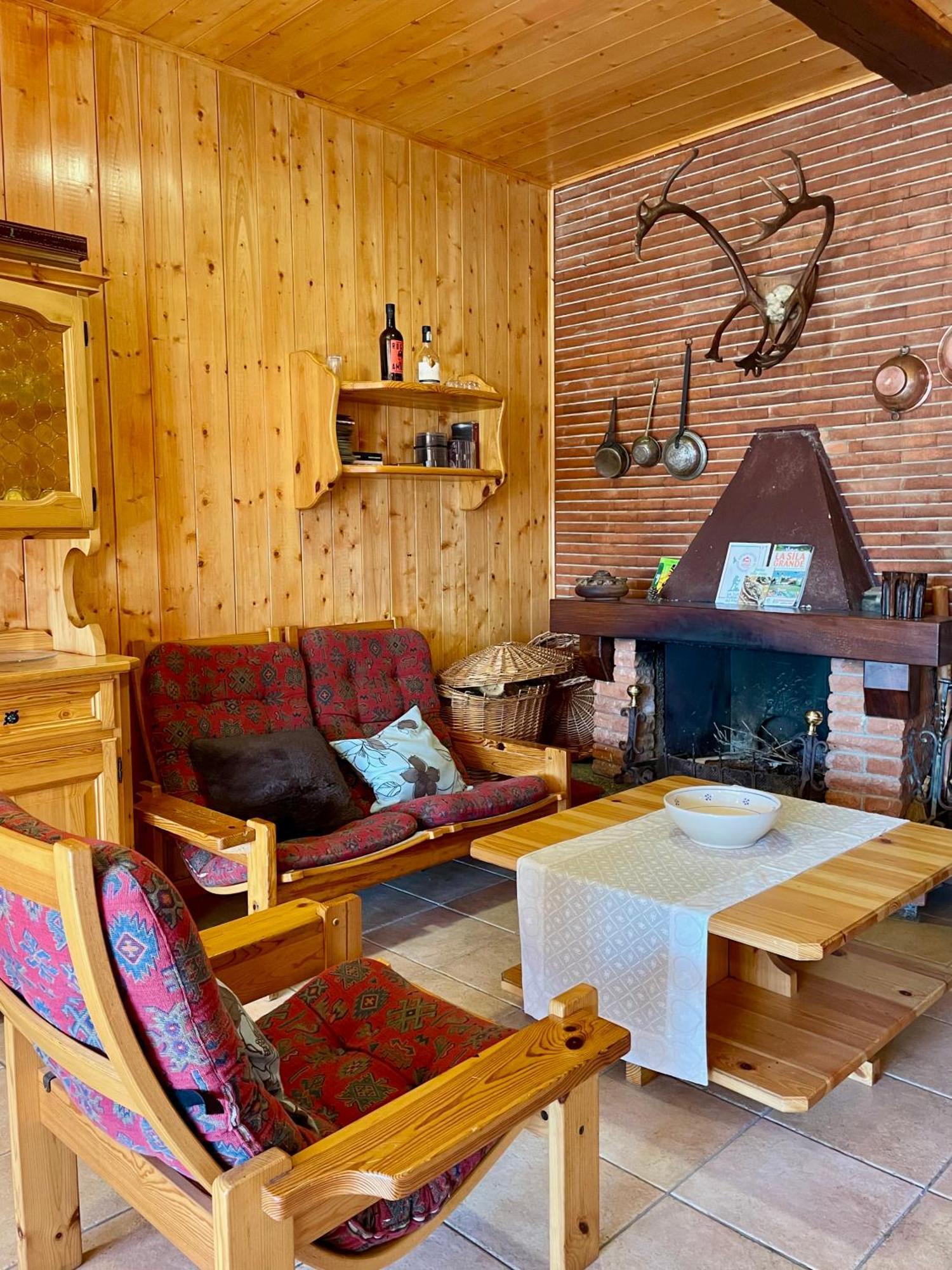 Chalet Natura La Taverna Dei 3 Porcellini Cavaliere  Luaran gambar