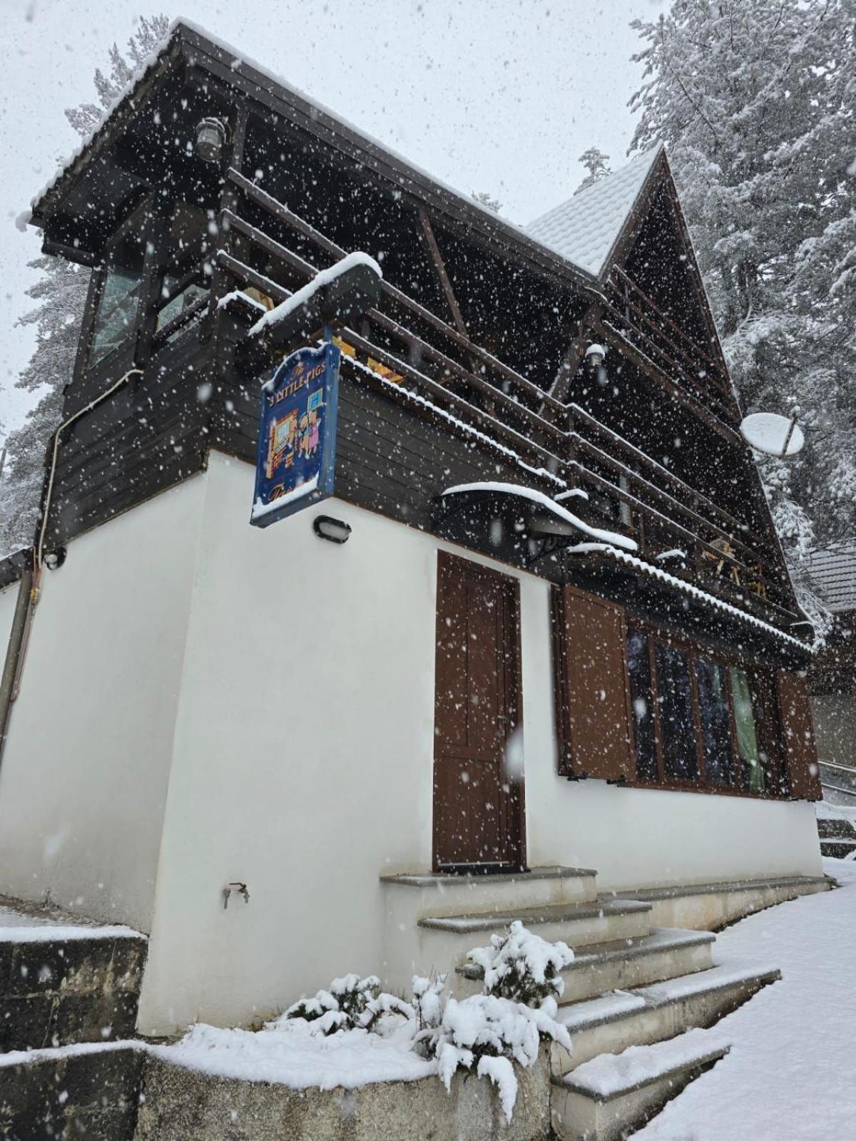 Chalet Natura La Taverna Dei 3 Porcellini Cavaliere  Luaran gambar