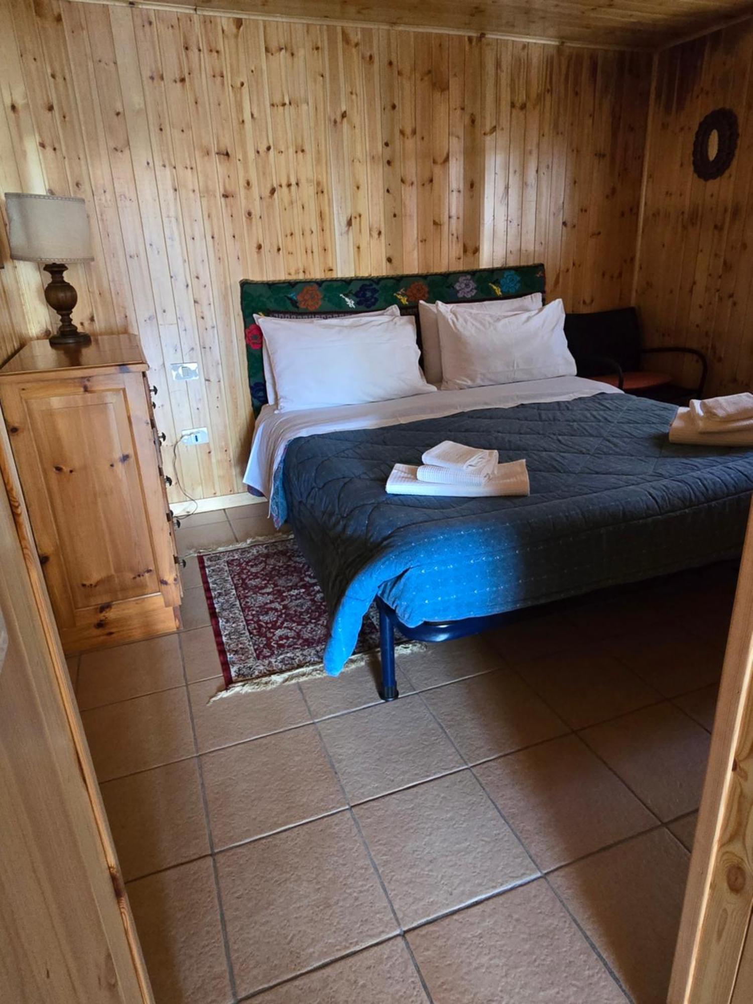 Chalet Natura La Taverna Dei 3 Porcellini Cavaliere  Luaran gambar